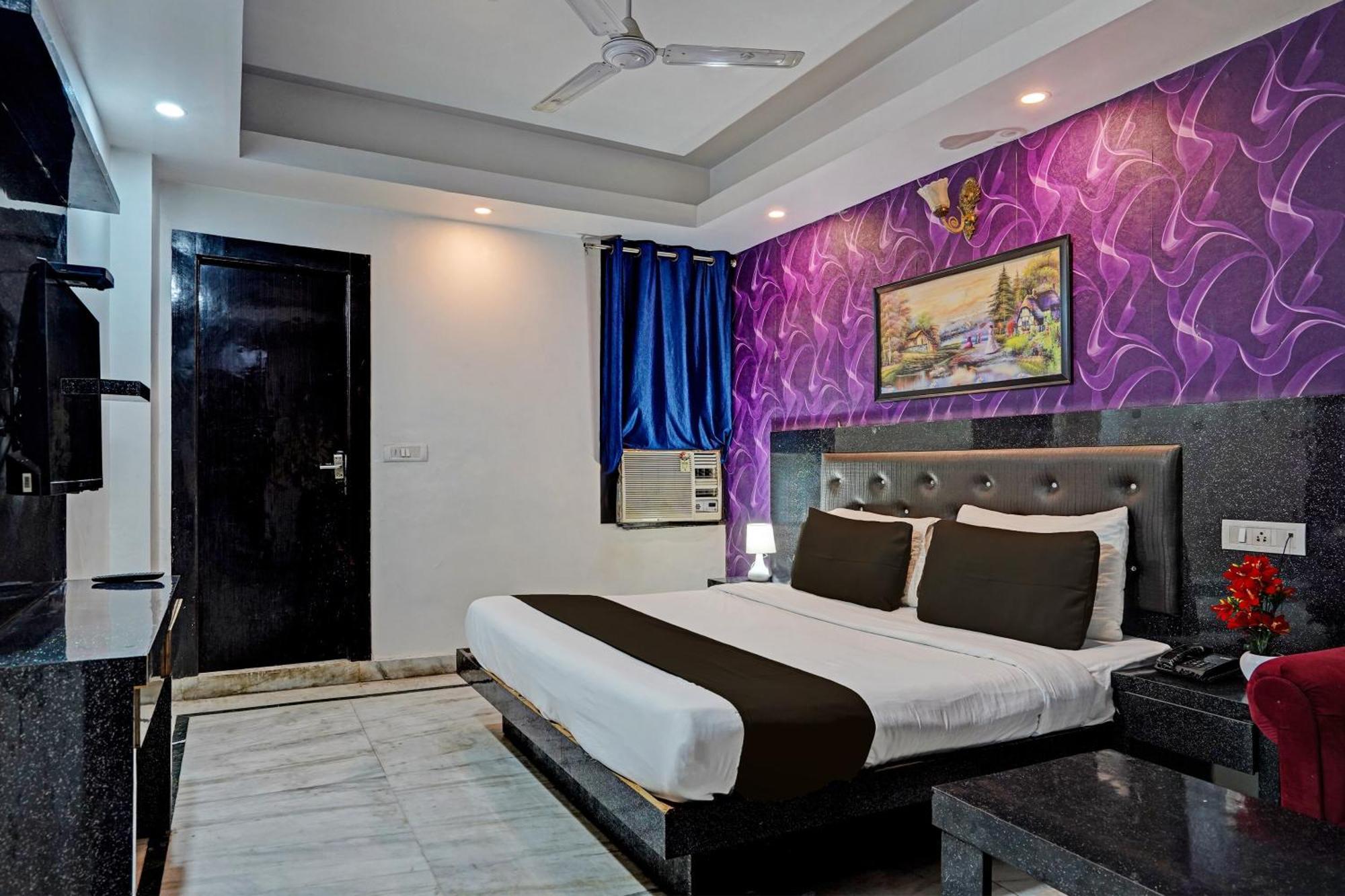Collection O Noida Saffron Hotel Exterior photo