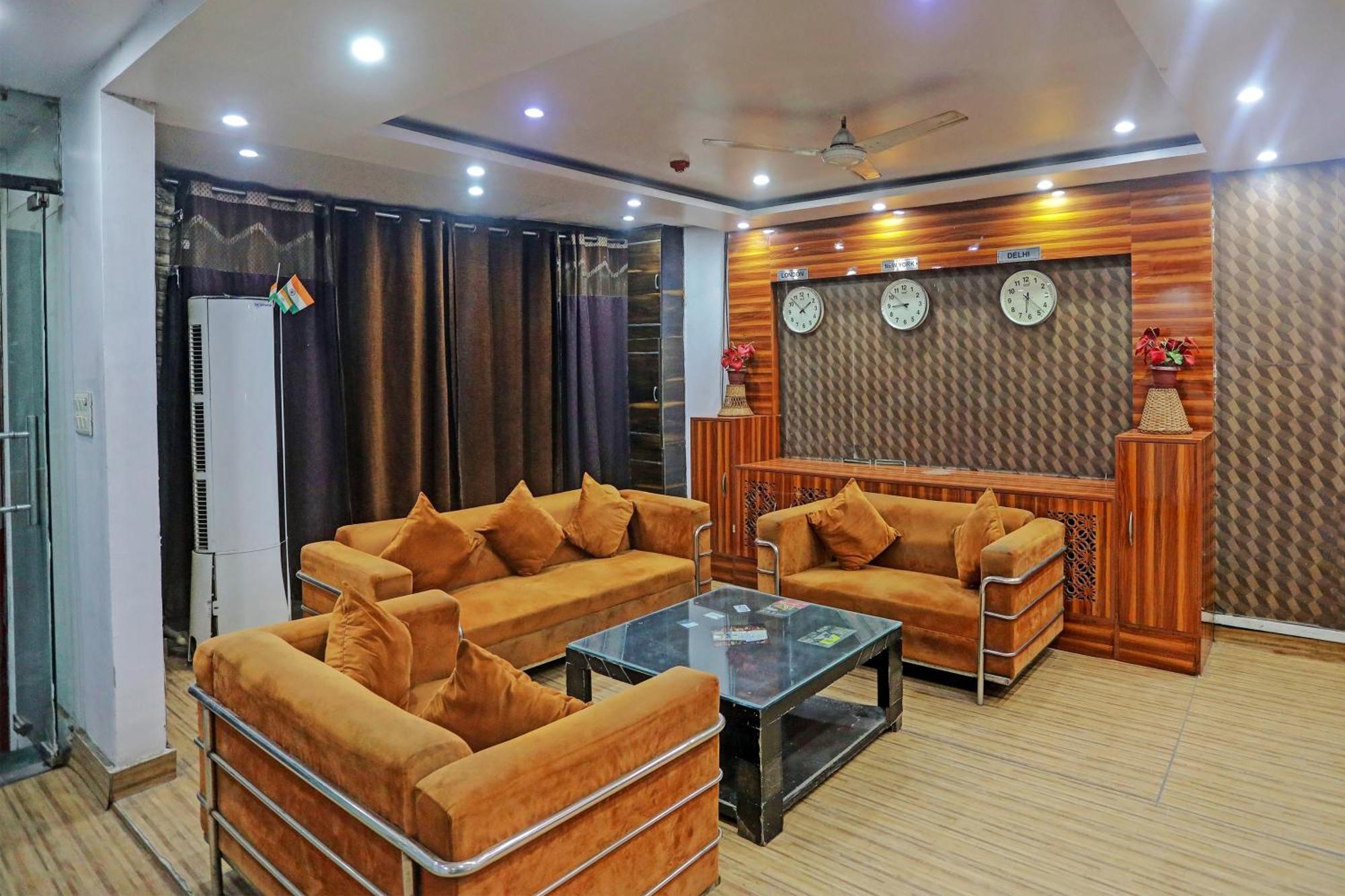 Collection O Noida Saffron Hotel Exterior photo