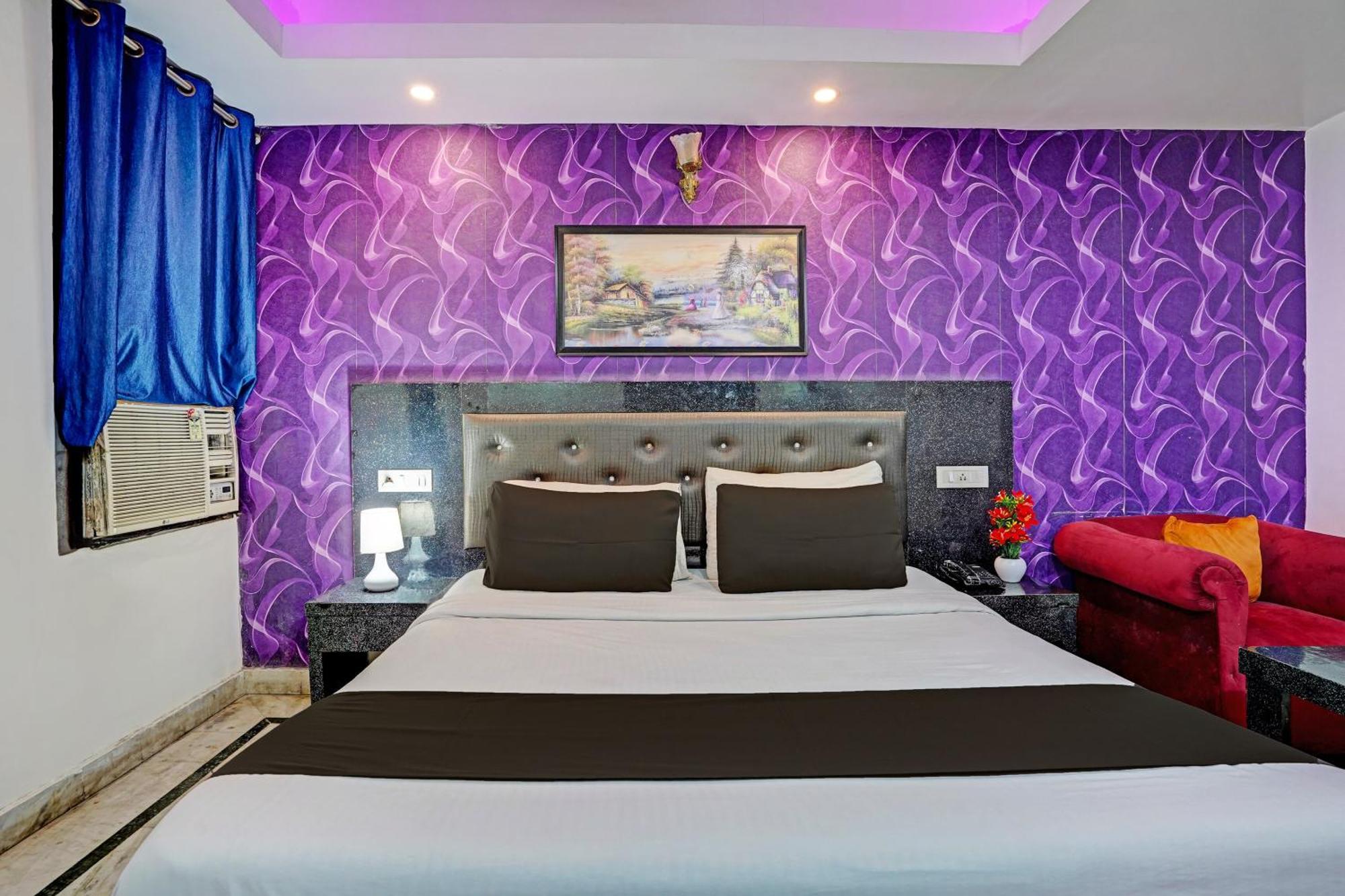 Collection O Noida Saffron Hotel Exterior photo